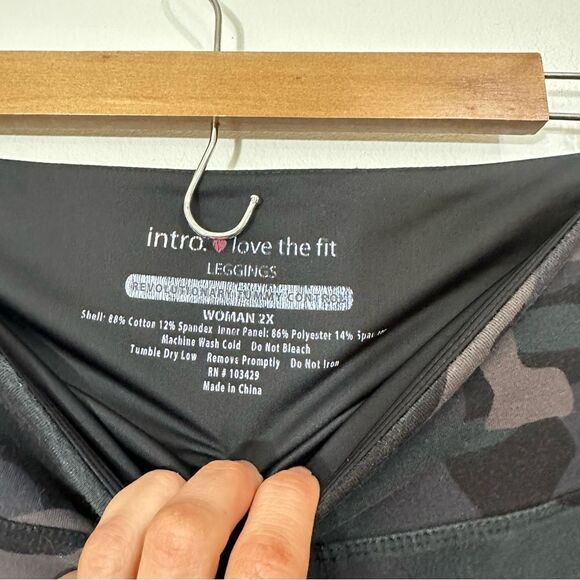 Intro Love the Fit Leggings size 2X Dark Camo - Picture 4 of 6